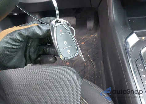 2021 Chevrolet Traverse Fwd Ls z USA, uszkodzony, nr VIN 1GNERFKW6MJ197294